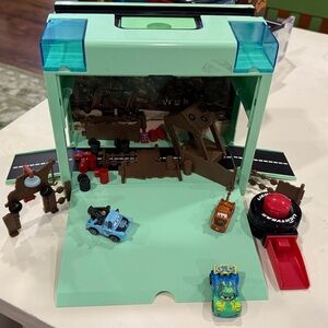 Disney Cars On-The-Go Mater's Junkyard Playset